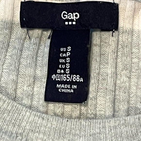 Gap gray and pink fitted sweater size small - Picture 2 of 2